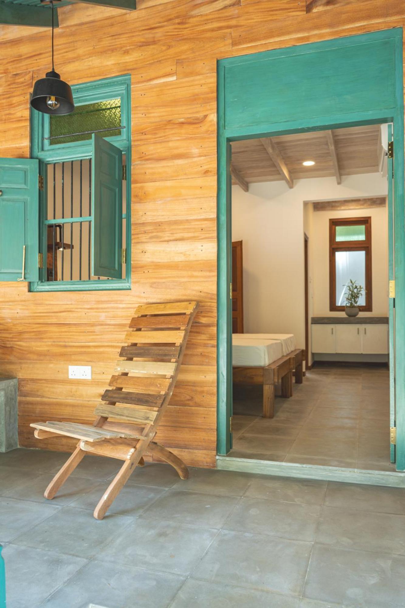 Locos Hiriketiya Hostel Dickwella Exterior photo